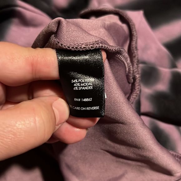 Torrid tie-dye sweatshirt soft material - size 4 - Picture 6 of 6